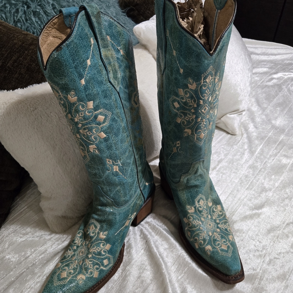 Circle G  Snip Toe Western Cowboy Boots Size 8 EUC!! Look Brand New!! - Picture 3 of 13